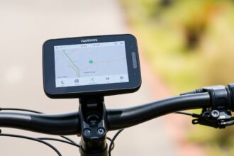 Garmin Edge 1050 Fahrradcomputer mit großem Touchscreen Display und Navigationsfunktion