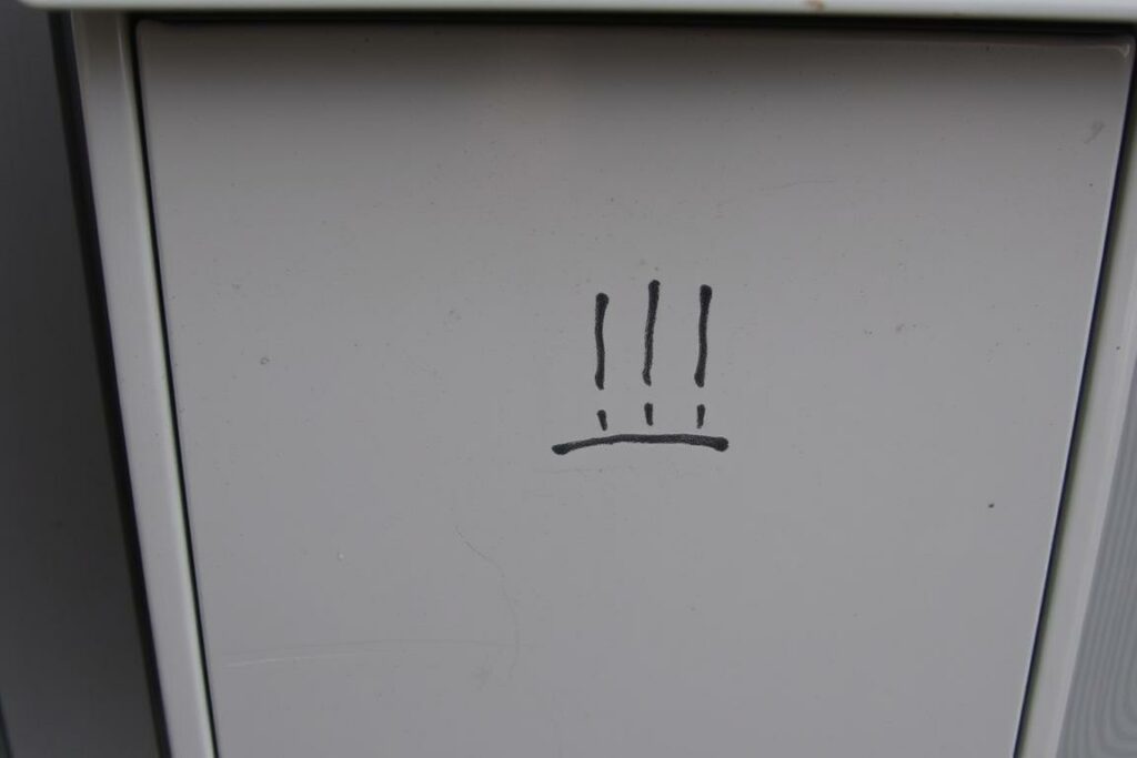 Gaunerzeichen am Briefkasten Gaunerzeichen am Briefkasten
