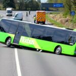 Umgekippter Flixbus auf der Autobahn A19 in Mecklenburg-Vorpommern