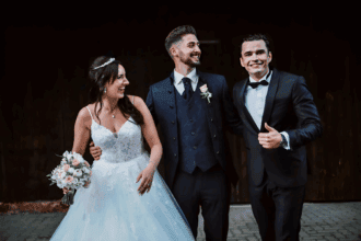 Eine gute Hochzeitsmoderation ist weit mehr als nur eine Stimme, die das Programm führt.