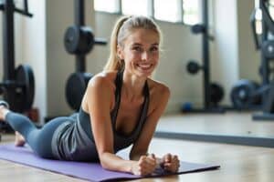 8 Workout für Sixpack für Frauen ab 30 Tipps