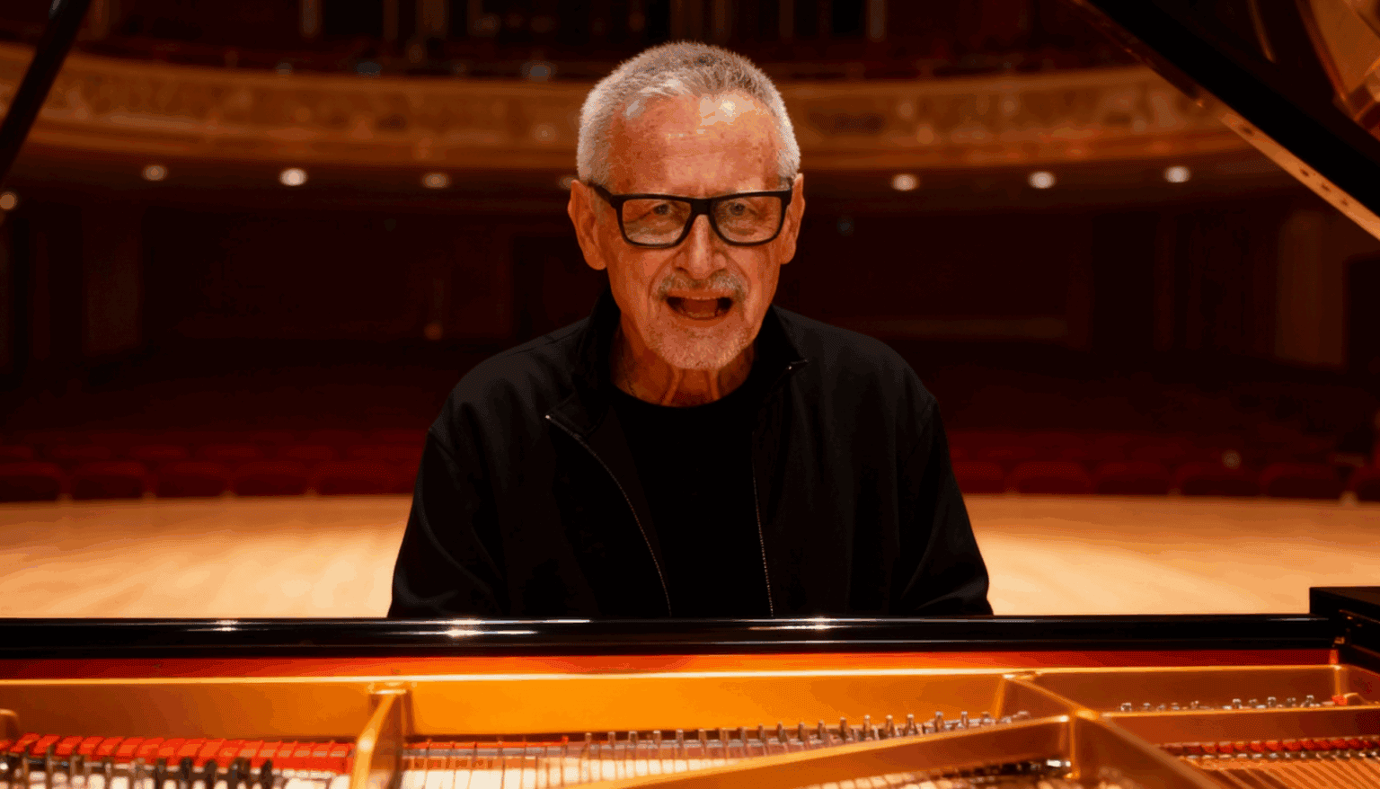 Konstantin Wecker ist ein deutscher Liedermacher, Komponist, Autor und Schauspieler