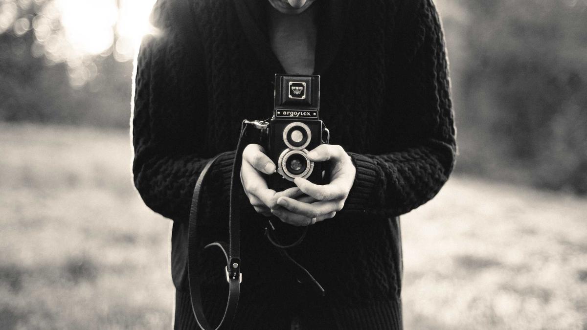 Illustration zu Imperfect Women Serie