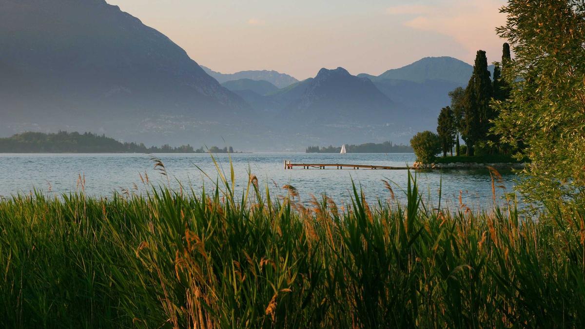 Detailansicht: Liebesbogen Italien Eingestürzt