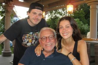 Nicola Peltz Beckham Vater