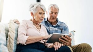 Digitale Teilhabe: Tablets für Senioren: Diese Geräte eignen sich im Alter