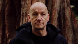 Das Werkstattgespräch: Thrillerautor Søren Sveistrup kennt den Schmerz. Er teilt ihn mit seinen Figuren