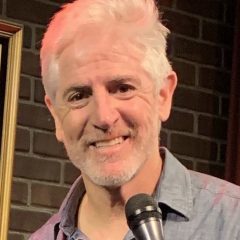 Carlos Alazraqui – Porträt
