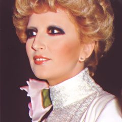 Mina – Porträt